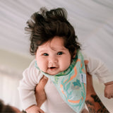 Coco Moon Lei Stand Bib