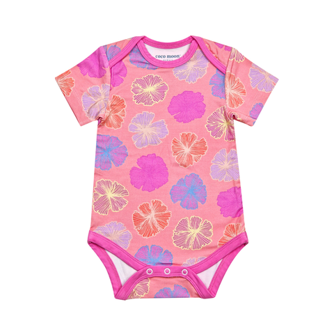 Baby bodysuit with a floral pink pattern 