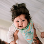 Coco Moon Lei Stand Bib